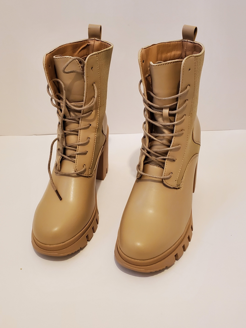 Womens Lace-Up Chunky Heel Combat Boots in Tan